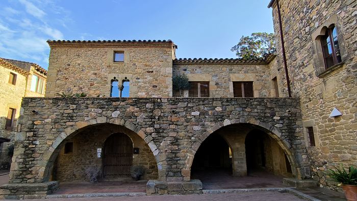 Spain, Monels Catalonia