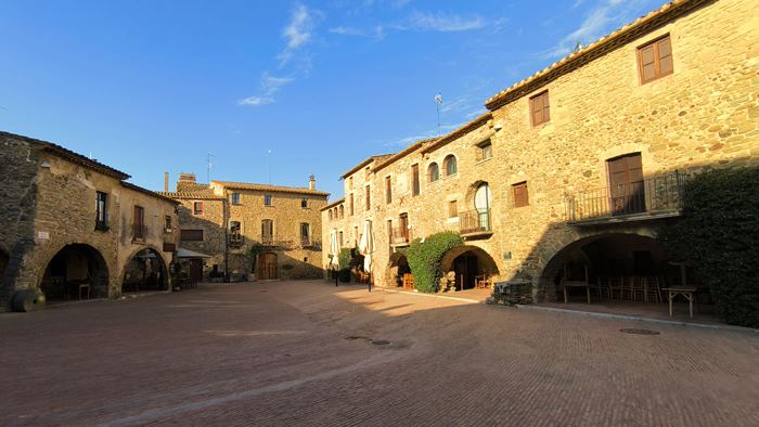 Spain, Monells in Catalonia